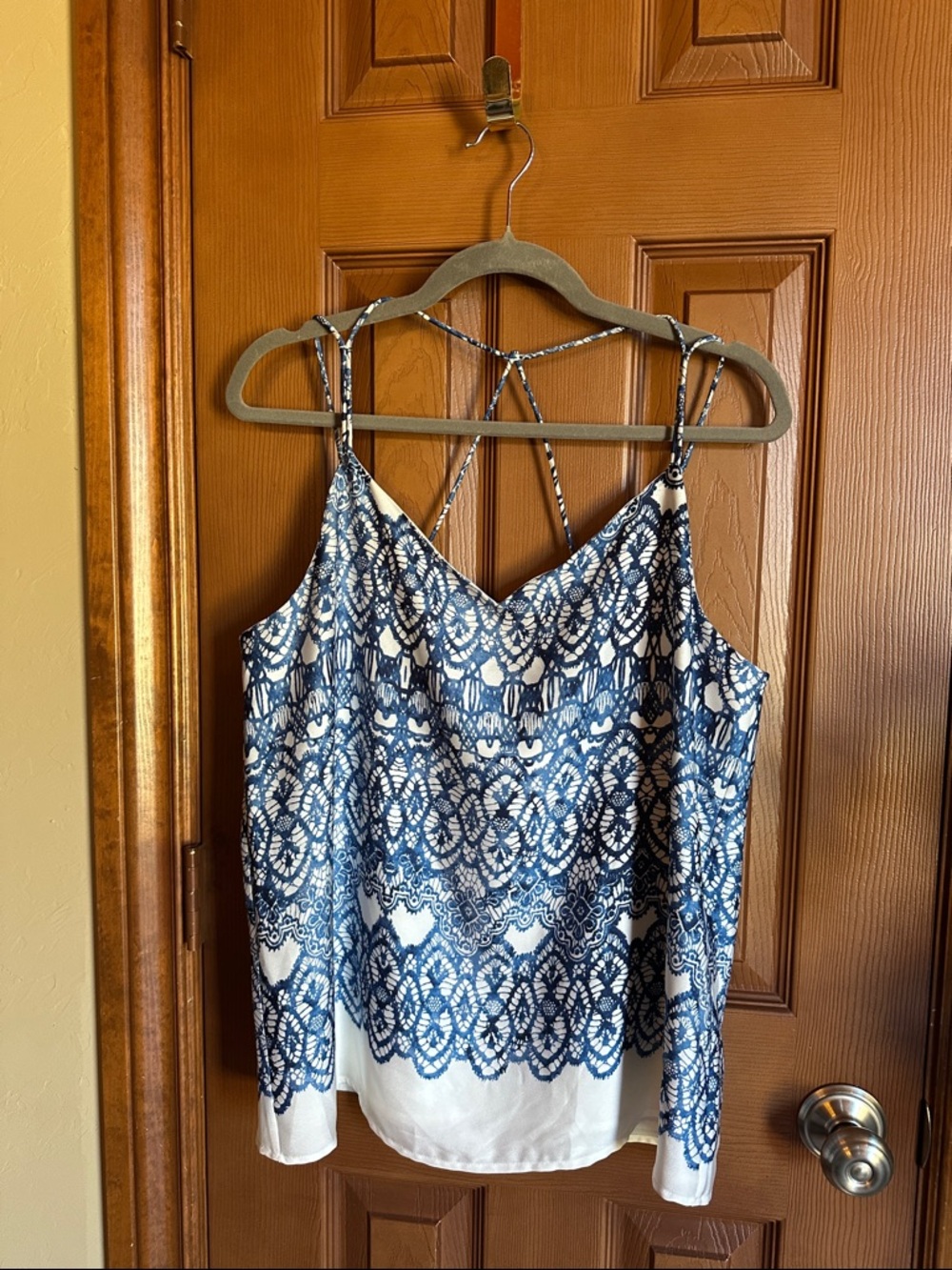 NWT LTD Sleeveless Blue Print Camisole, size Large